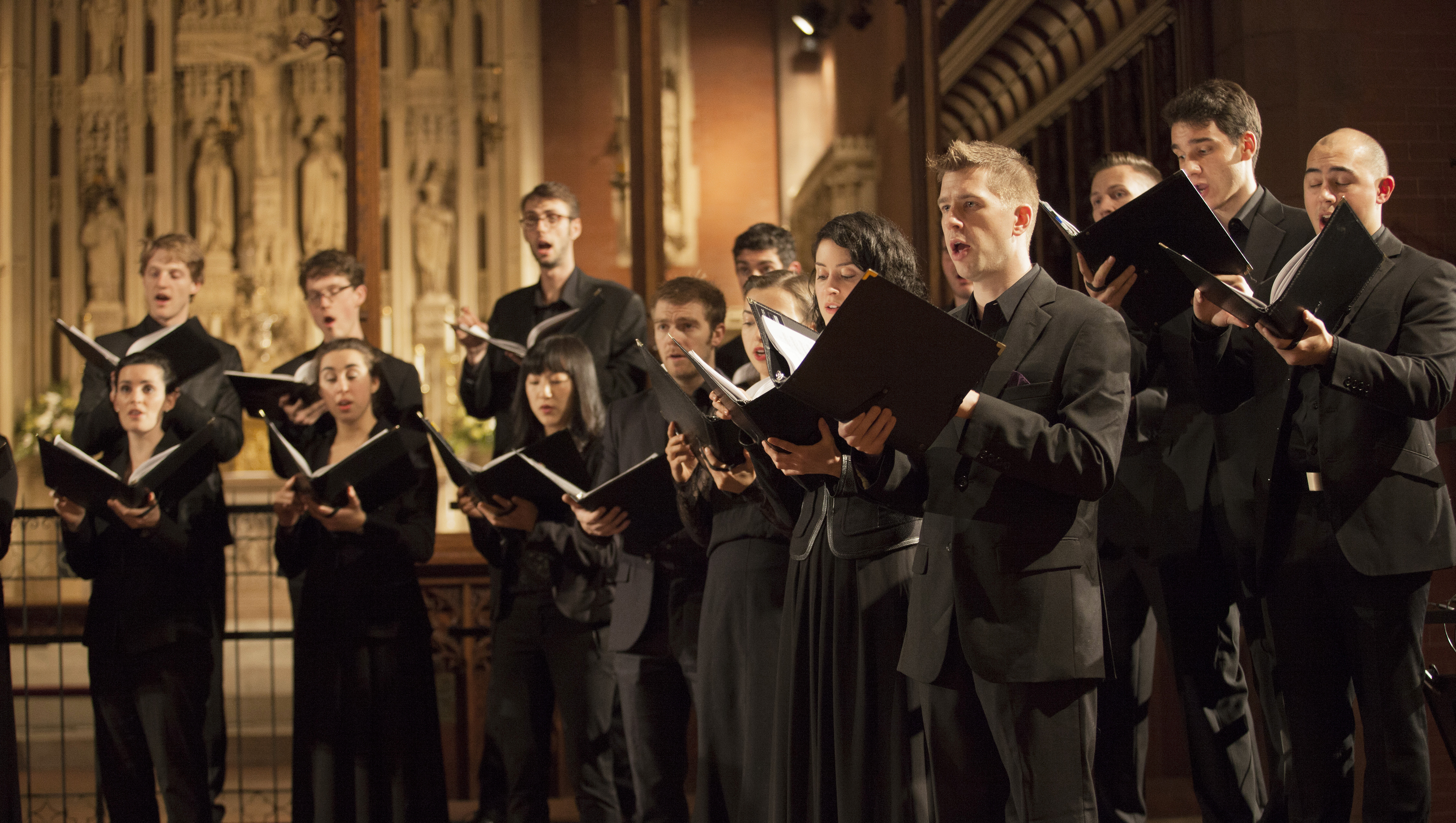 Students singing in the Yale Schola Cantorum
