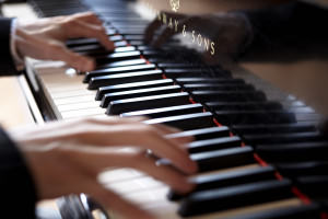 piano-keyboard