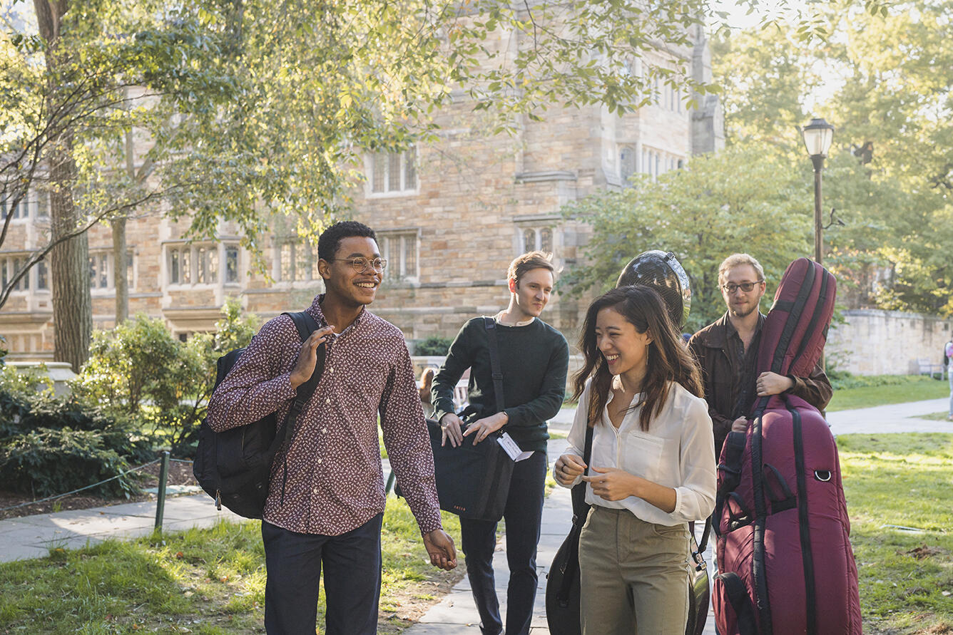 YSM students walking on Yale's campus
